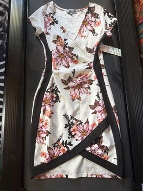 Pin up girl vibes Floral Dress with Black Trim - Women